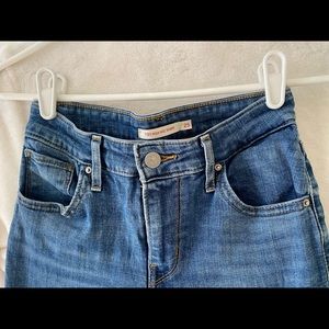 High rise skinny jeans, chic jeans, perfect for your body!